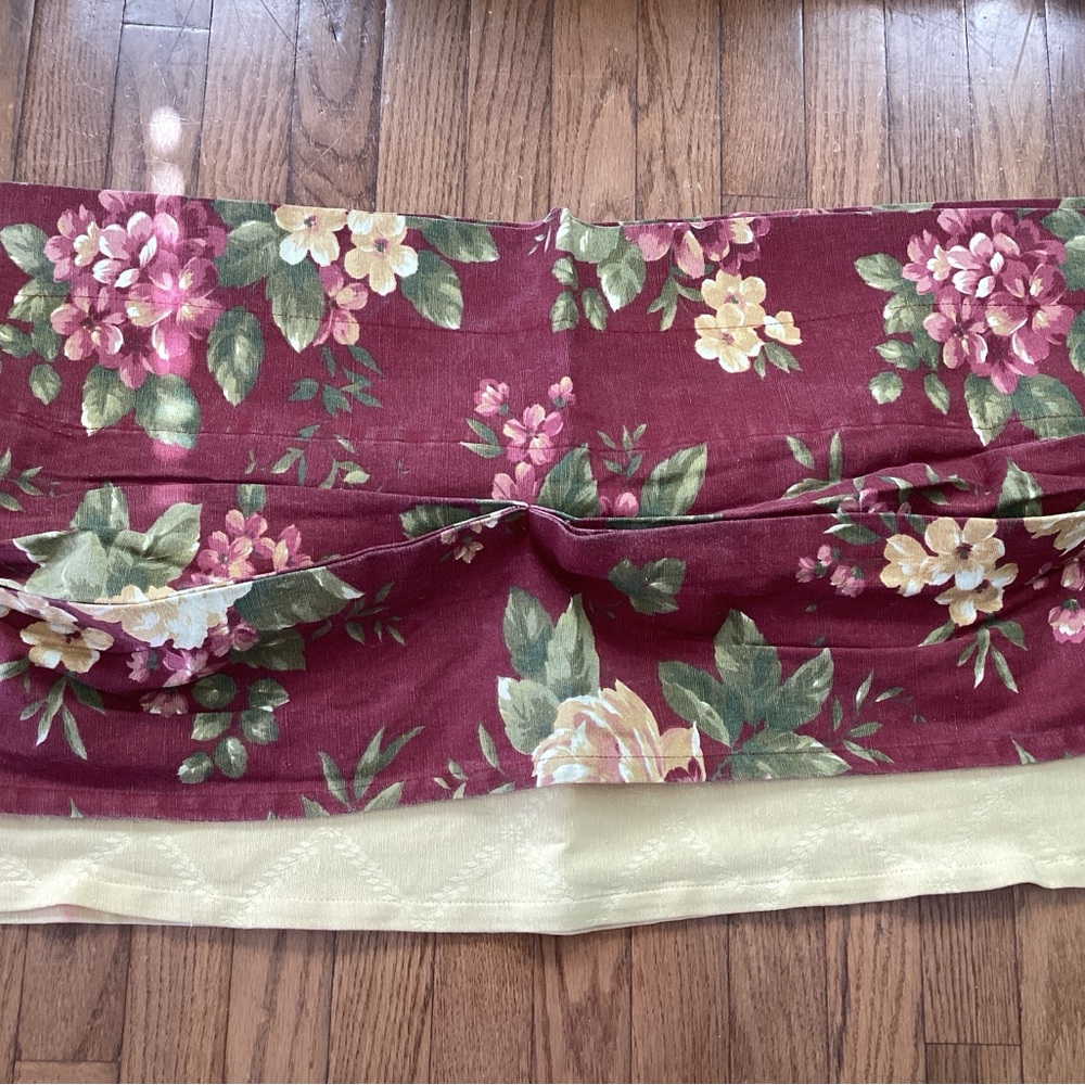 Waverly Vintage Garden Room “Floral Manor” Double Tuck Valances 18” x 72”  (4 pc